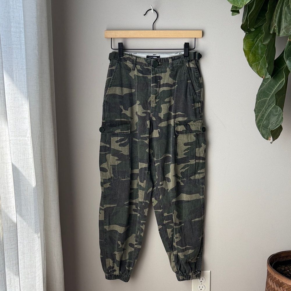 Fashion Nova Dark Green Camo Utility Cargo Baggy Y2K Grunge 90s Jogger Pants